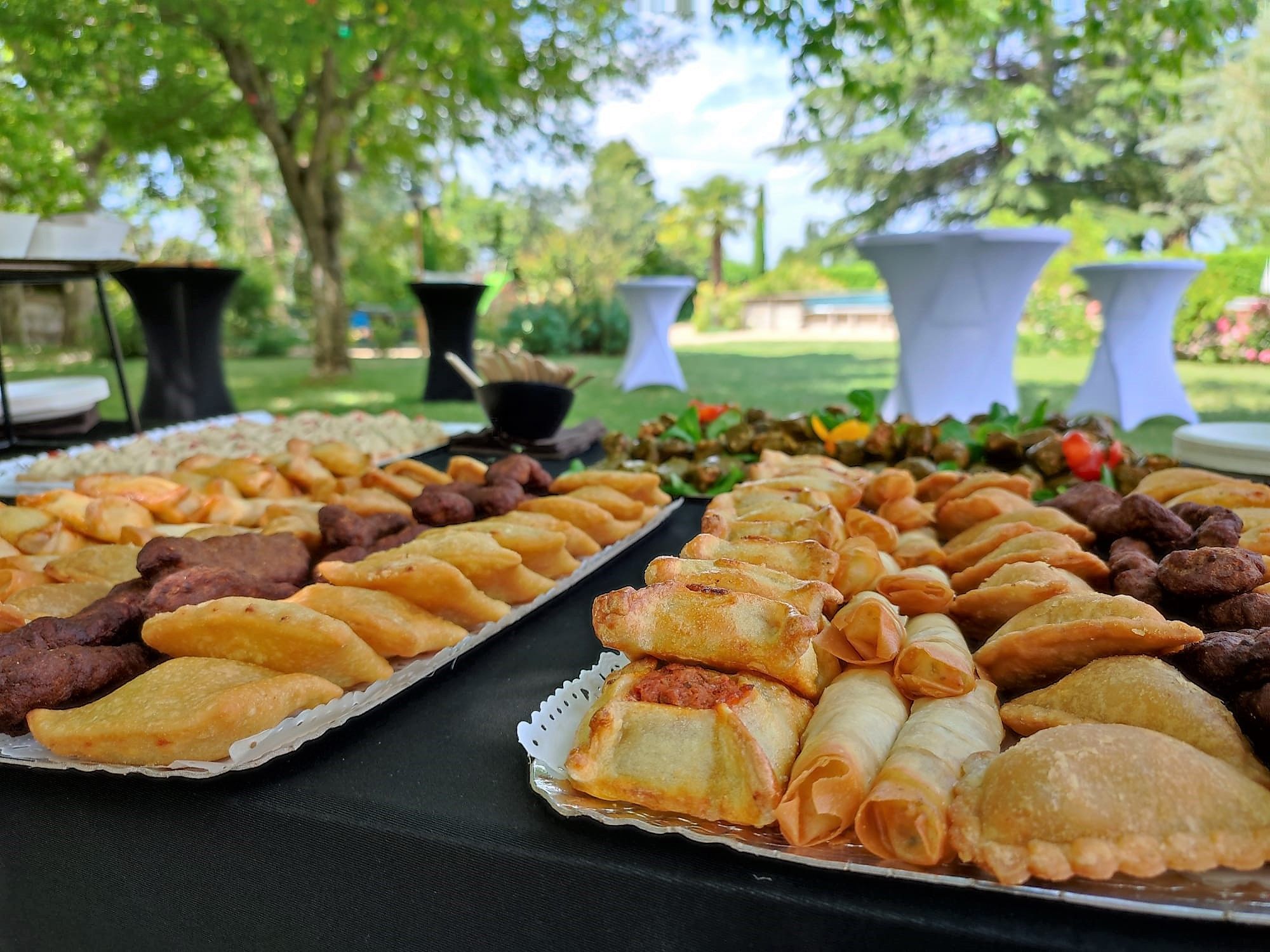 Cocktail ou buffet libanais à Valsoyo Drôme pour varier les plaisirs pendant une journée conviviale en groupe